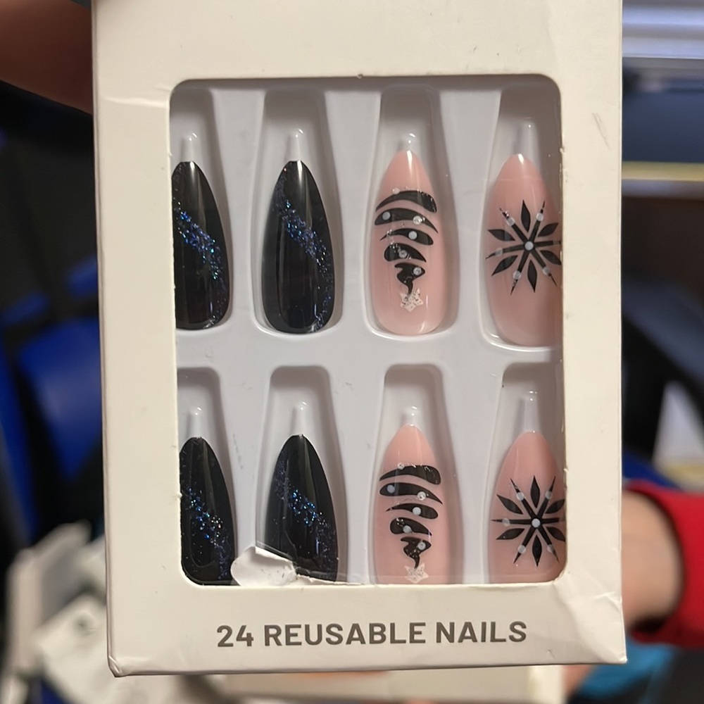 Nails - Picture 4 of 6